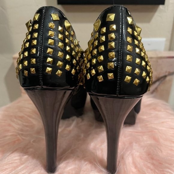 BONGO “Dionne” Gold Studded Platform Heels—SZ. 8 - Picture 4 of 6